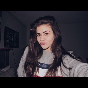 Meet your Posher, Julia